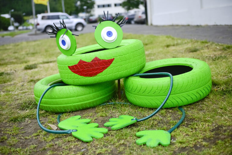 13 Creations Made Entirely from Trash That Deserve a Nobel Prize for Climate Change