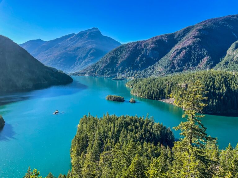 These U.S. Parks Are More Magical Than Yellowstone — And Way Less Crowded